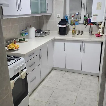 Hashem Apartment *